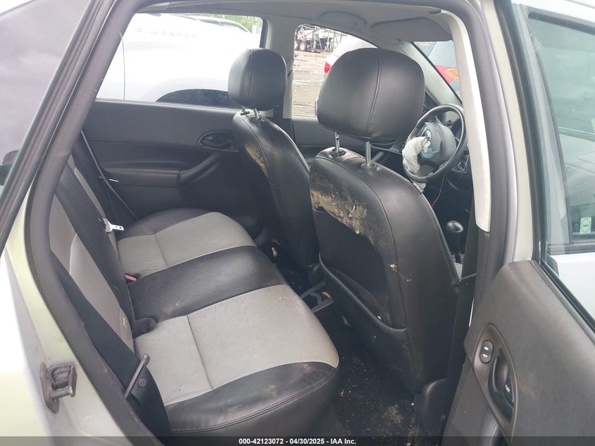 2007 FORD FOCUS VIN: 1FAHP34N57W326220