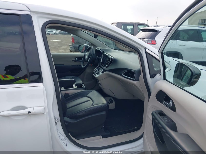 2024 CHRYSLER PACIFICA TOURING L - 2C4RC1BGXRR145399