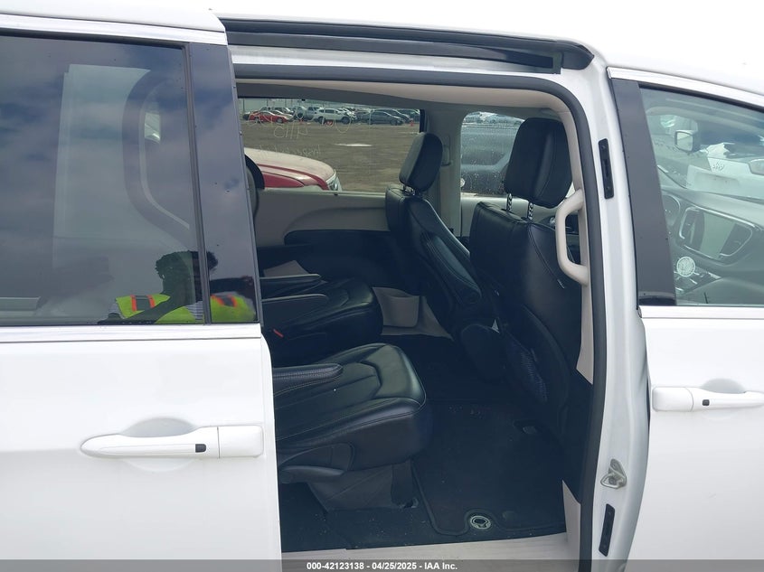 2024 CHRYSLER PACIFICA TOURING L - 2C4RC1BGXRR145399