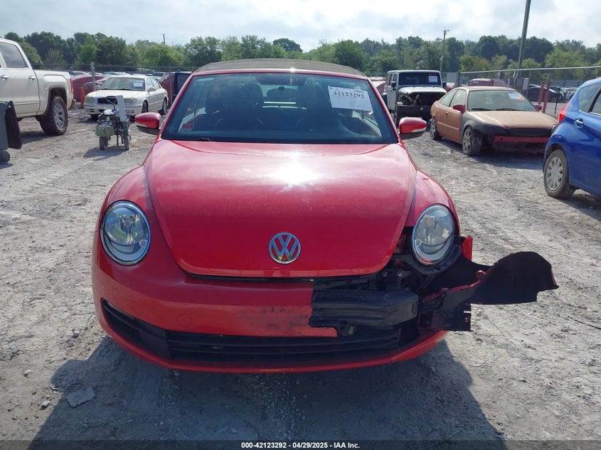 3VW517AT6FM813205 Volkswagen Beetle 1.8t