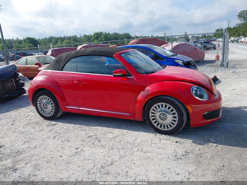 3VW517AT6FM813205 Volkswagen Beetle 1.8t