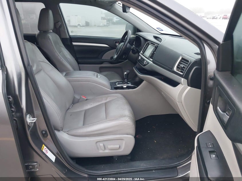 2018 TOYOTA HIGHLANDER VIN: 5TDKZRFH9JS539490