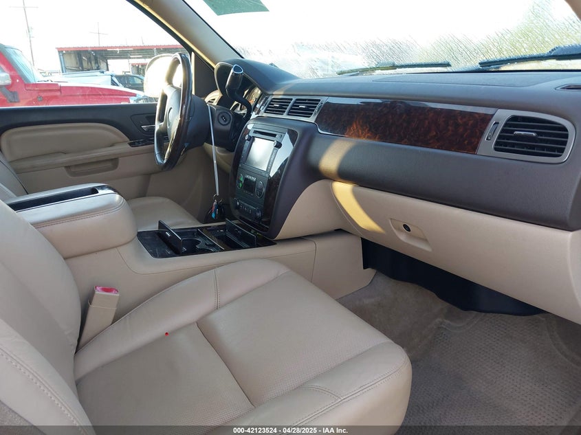 2012 GMC YUKON XL VIN: 1GKS1MEF6CR138320