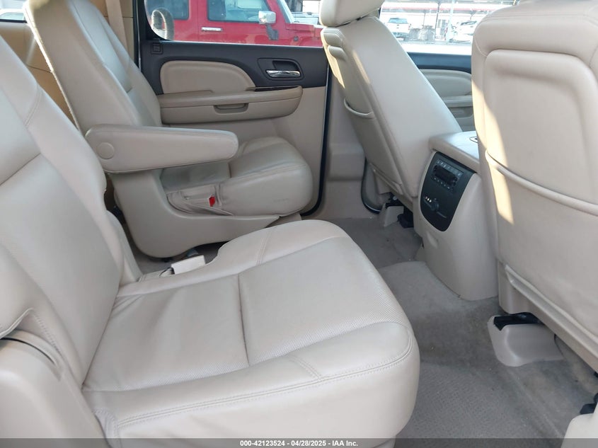 2012 GMC YUKON XL VIN: 1GKS1MEF6CR138320