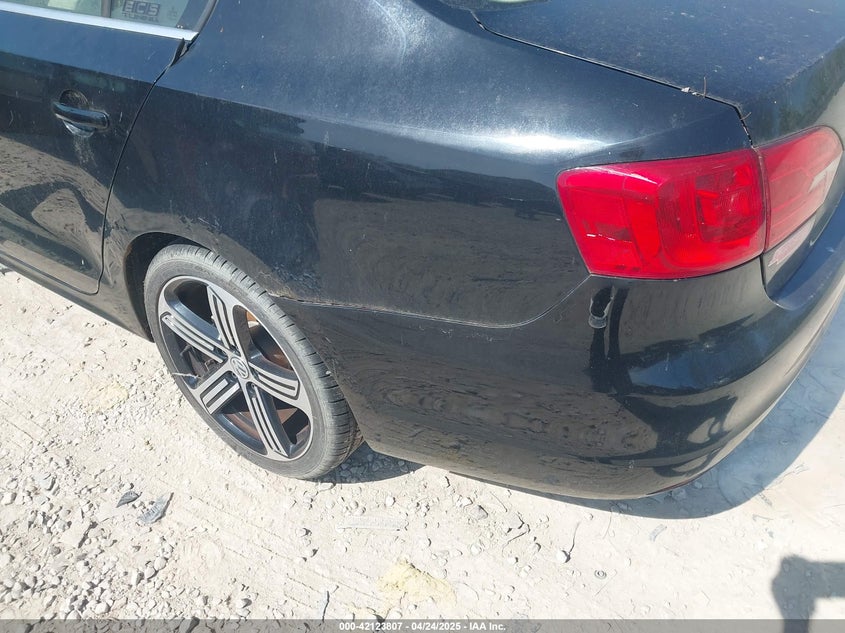 2014 VOLKSWAGEN JETTA VIN: 3VWD17AJ6EM285061
