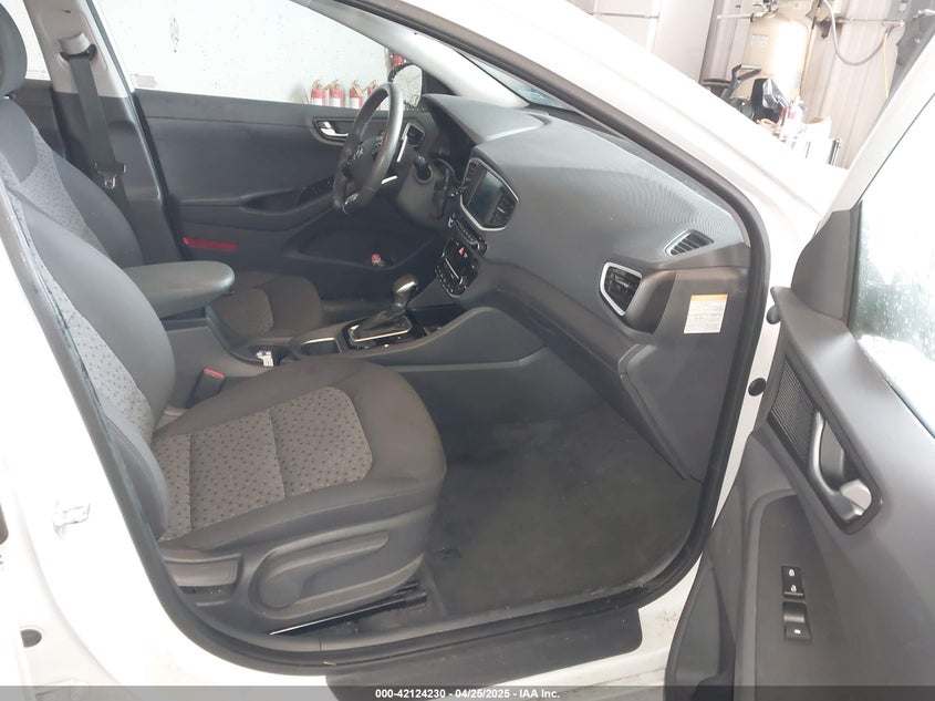 2019 HYUNDAI IONIQ HYBRID VIN: KMHC75LC5KU111145