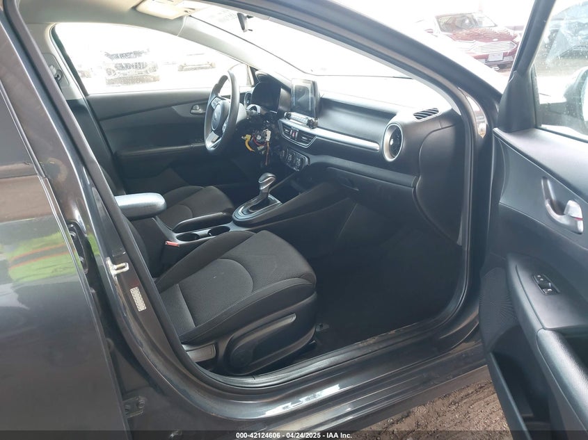2021 KIA FORTE VIN: 3KPF24AD7ME294409