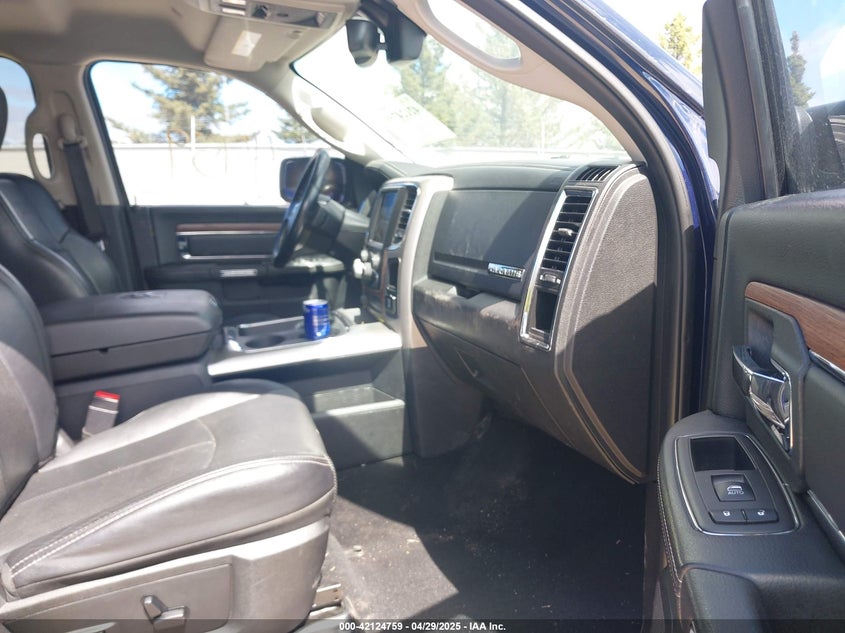 2018 RAM 1500 LARAMIE  4X4 5'7 BOX - 1C6RR7NM1JS309748