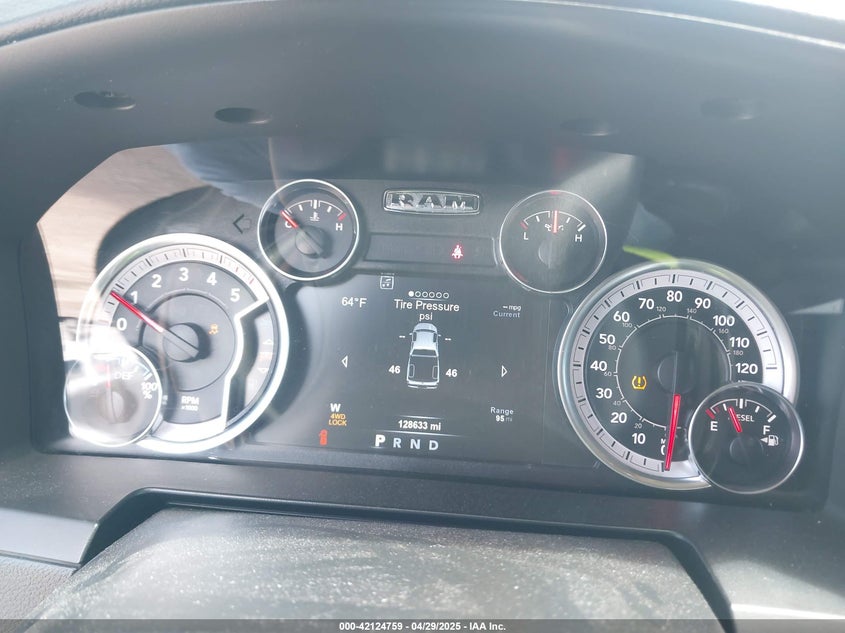 2018 RAM 1500 LARAMIE  4X4 5'7 BOX - 1C6RR7NM1JS309748