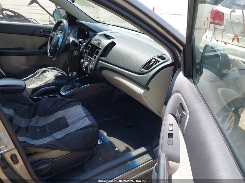 2011 KIA FORTE VIN: KNAFU4A22B5405396