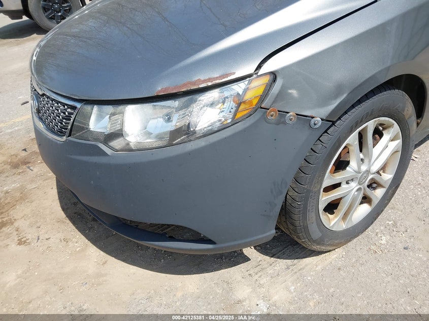 2011 KIA FORTE VIN: KNAFU4A22B5405396