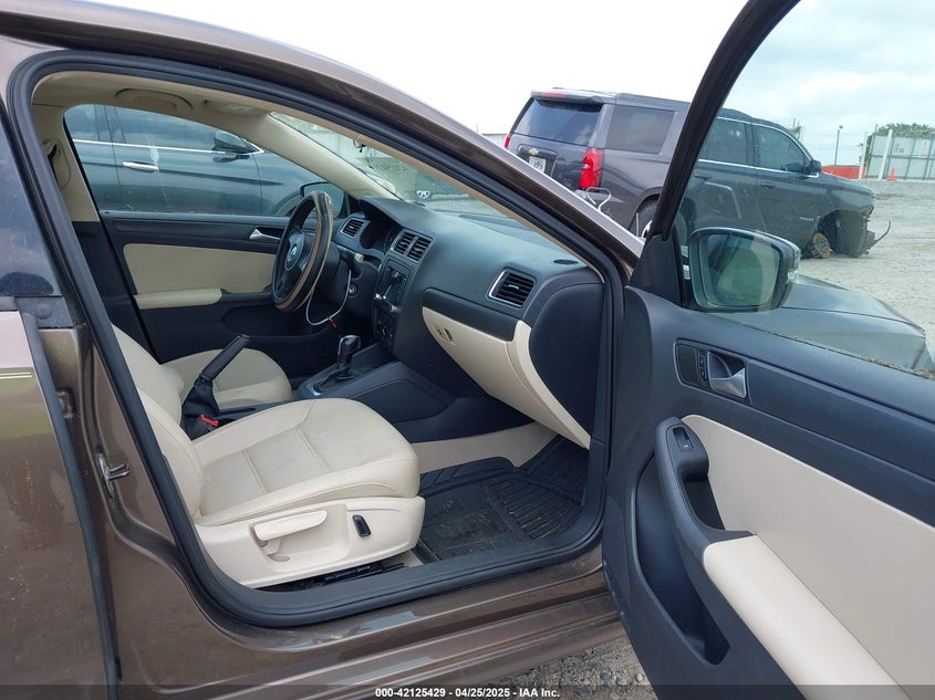 2014 VOLKSWAGEN JETTA 1.8T SE - 3VWD07AJ6EM226207