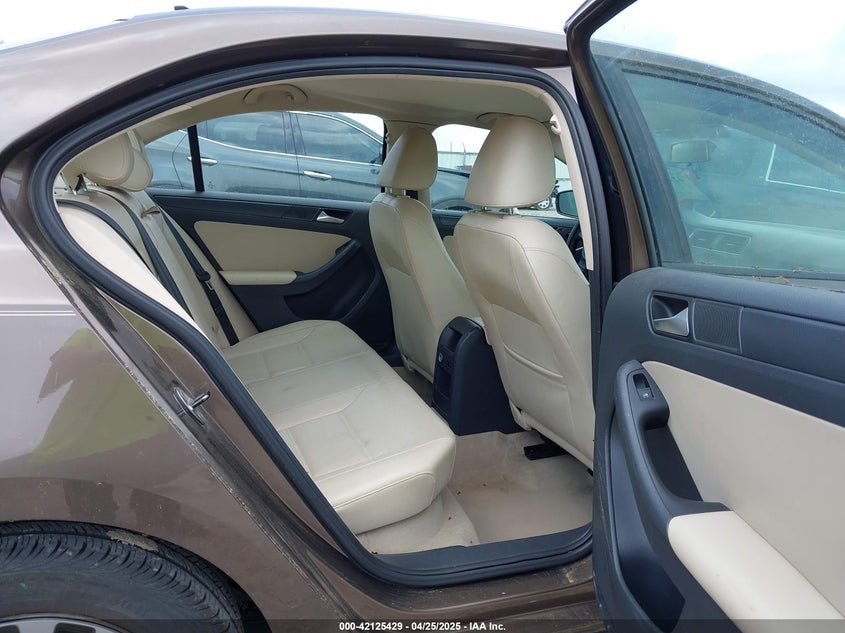 2014 VOLKSWAGEN JETTA 1.8T SE - 3VWD07AJ6EM226207