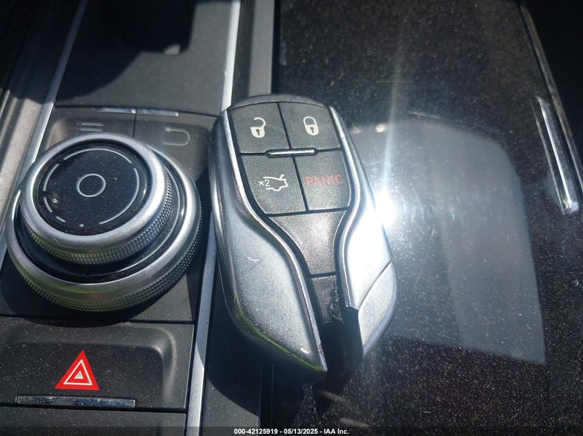 2017 Maserati Levante VIN: ZN661XUA0HX212398 Lot: 42125919