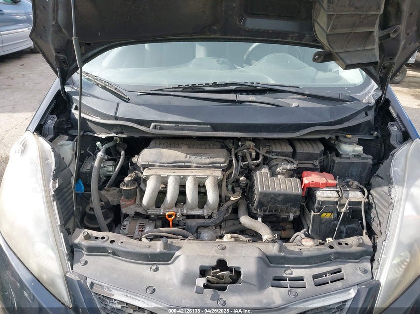 2010 HONDA FIT VIN: JHMGE8H21AC039375