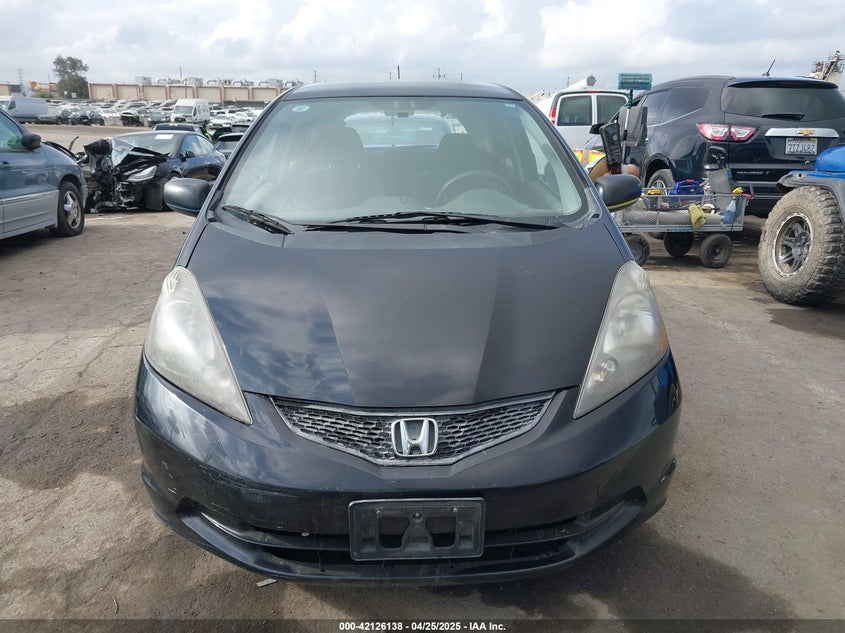 2010 HONDA FIT VIN: JHMGE8H21AC039375