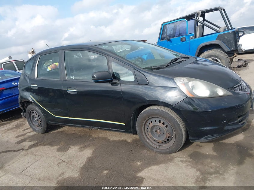 2010 HONDA FIT VIN: JHMGE8H21AC039375