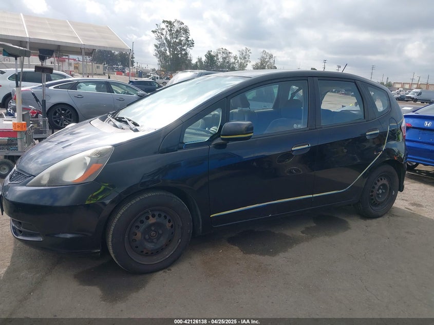 2010 HONDA FIT VIN: JHMGE8H21AC039375