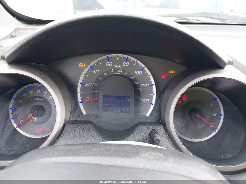 2010 HONDA FIT VIN: JHMGE8H21AC039375