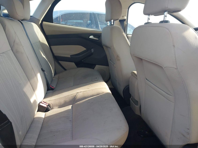 2015 FORD FOCUS VIN: 1FADP3F2XFL214692