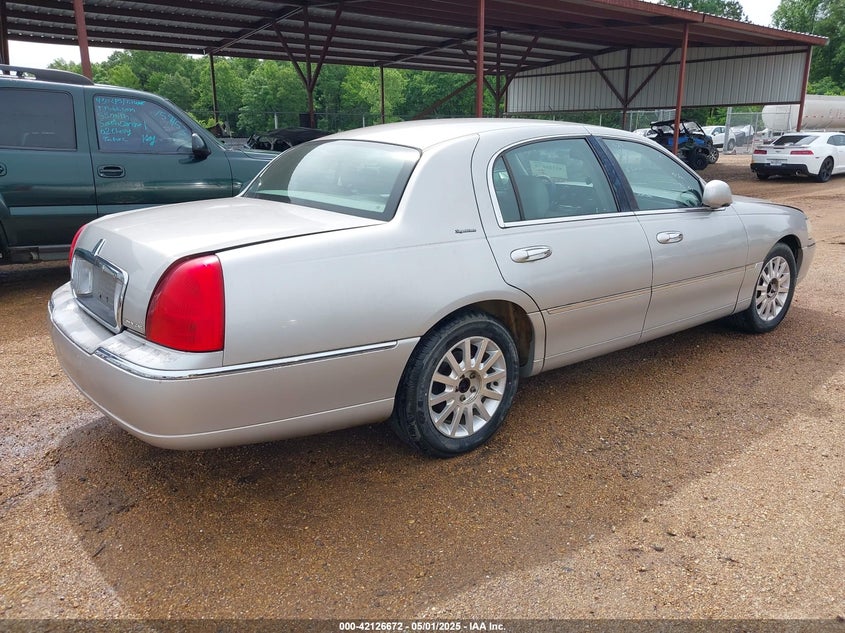 2006 LINCOLN TOWN CAR VIN: 1LNHM81W26Y650169