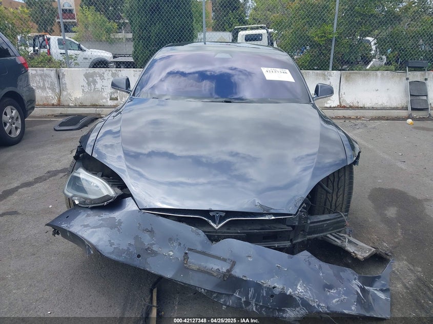 2018 Tesla Model S 100D/75D/P100D VIN: 5YJSA1E21JF293285 Lot: 42127348
