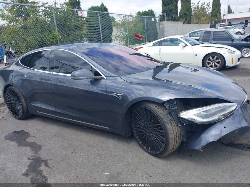 2018 Tesla Model S 100D/75D/P100D VIN: 5YJSA1E21JF293285 Lot: 42127348