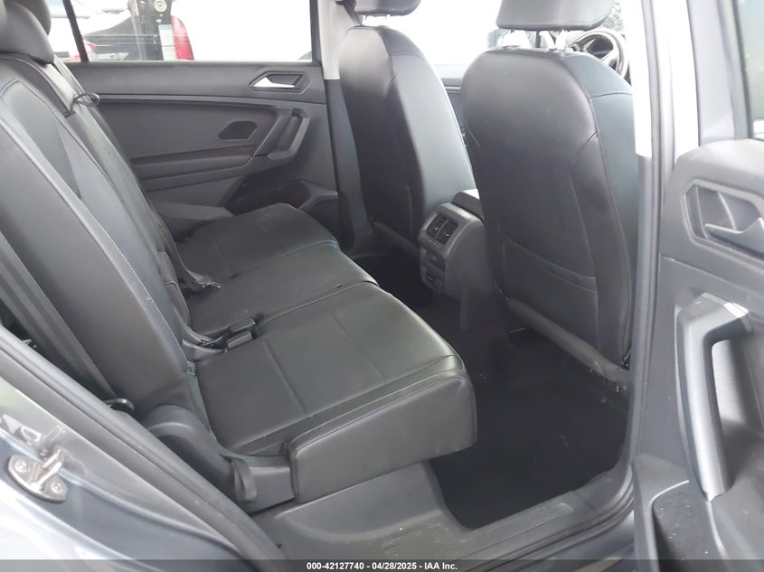 2019 Volkswagen Tiguan 2.0T Se/2.0T Sel/2.0T Sel R-Line/2.0T Sel R-Line Black VIN: 3VV3B7AX5KM161599 Lot: 42127740