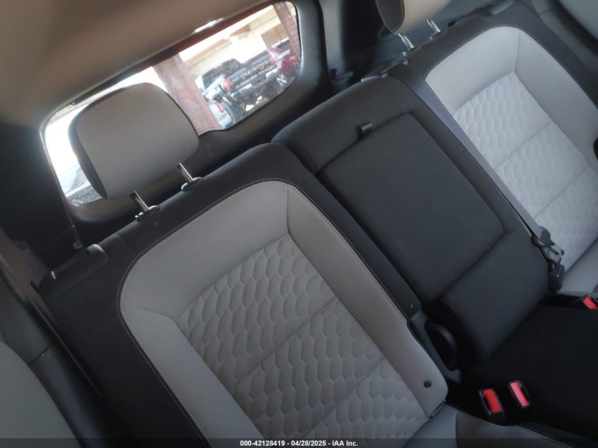 2019 CHEVROLET EQUINOX VIN: 2GNAXHEV1K6118451