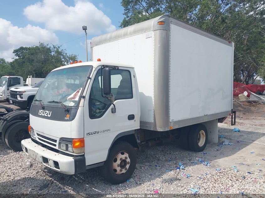 2005 Isuzu W3S042 Npr Gas Reg null van gasoline 4KLB4B1U65J802175 photo #3