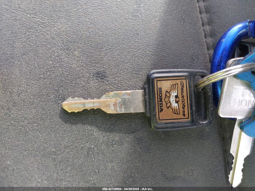 2000 Honda Gl1500 Se12 VIN: 1HFSC2235YA201049 Lot: 42128984