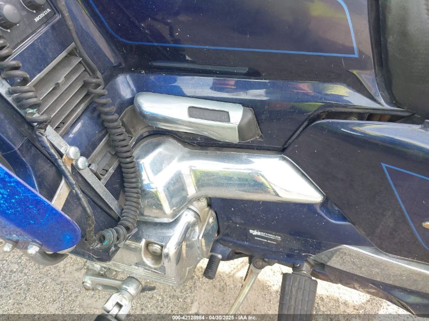 2000 Honda Gl1500 Se12 VIN: 1HFSC2235YA201049 Lot: 42128984