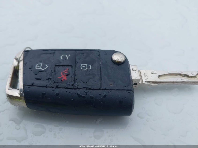 2017 VOLKSWAGEN GOLF GTI SE 4-DOOR - 3VW447AU8HM011706