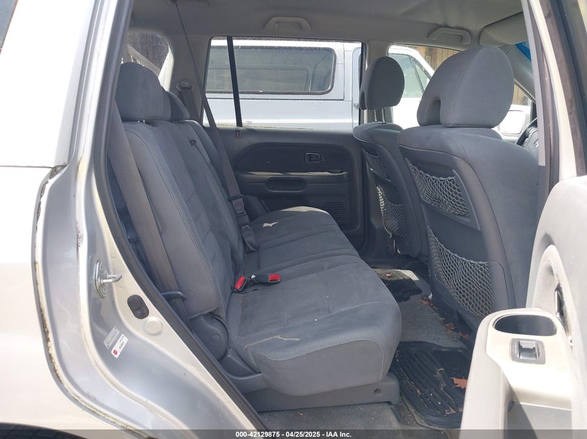 2006 HONDA PILOT VIN: 2HKYF18446H000383