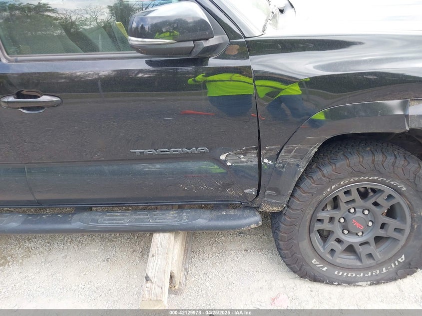 VIN 3TMDZ5BN5HM019889 2017 TOYOTA TACOMA TRD SPORT