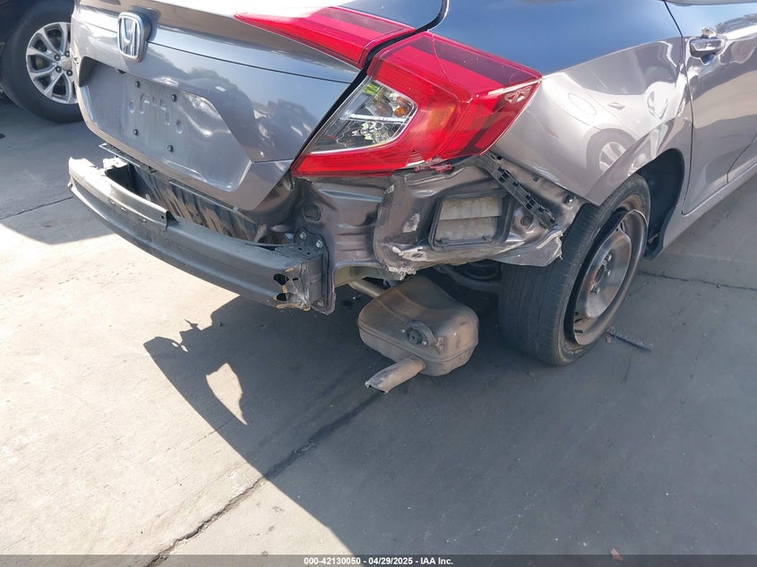 2018 HONDA CIVIC VIN: 2HGFC2F59JH522687