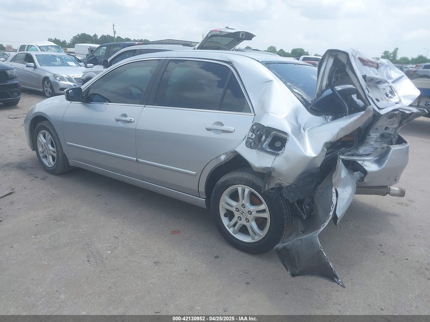 2007 HONDA ACCORD VIN: JHMCM56317C007305
