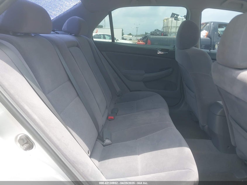2007 HONDA ACCORD VIN: JHMCM56317C007305