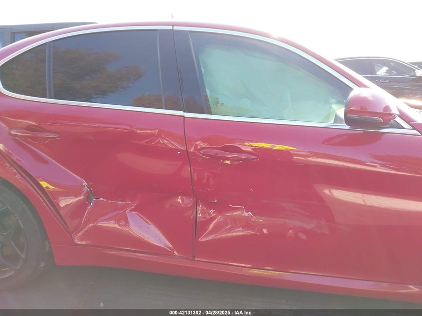 2019 ALFA ROMEO GIULIA VIN: ZARFAMAN8K7621009