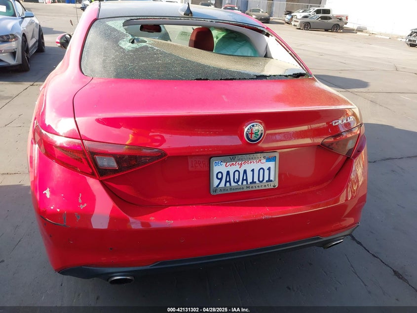 2019 ALFA ROMEO GIULIA VIN: ZARFAMAN8K7621009