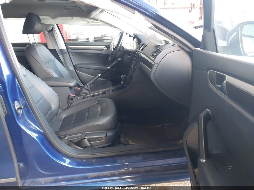 2017 VOLKSWAGEN PASSAT 1.8T SE - 1VWBT7A36HC025624