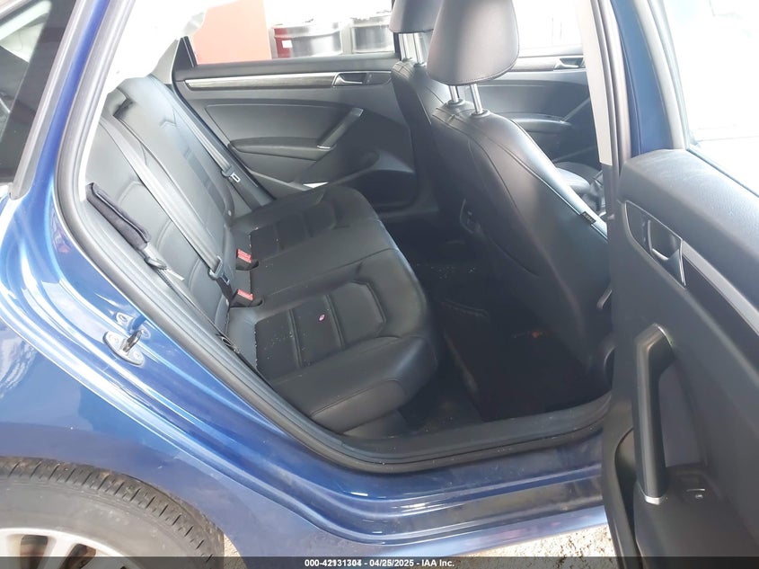 2017 VOLKSWAGEN PASSAT 1.8T SE - 1VWBT7A36HC025624