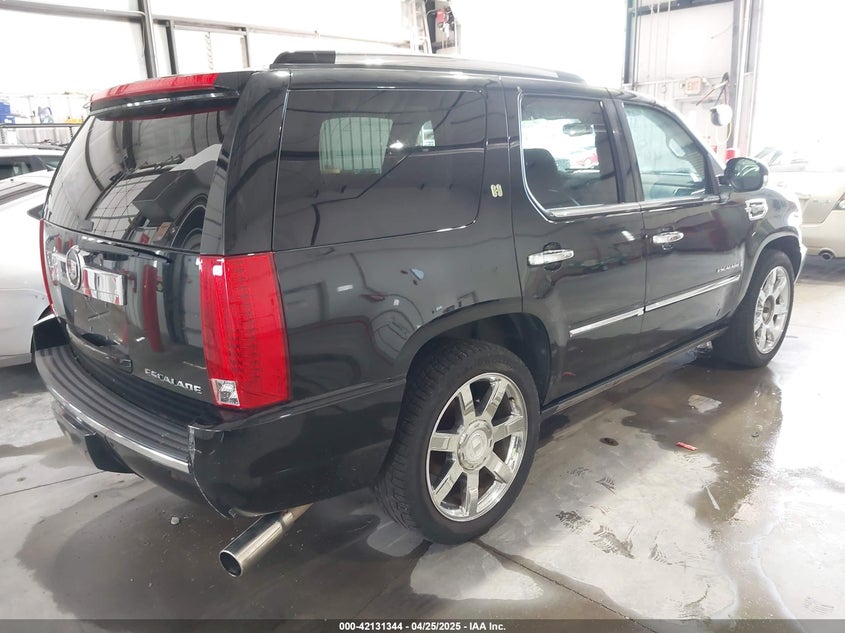 2009 CADILLAC ESCALADE VIN: 1GYFK43569R108175