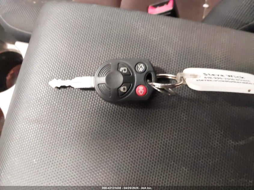 2008 FORD ESCAPE VIN: 1FMCU93108KA04863