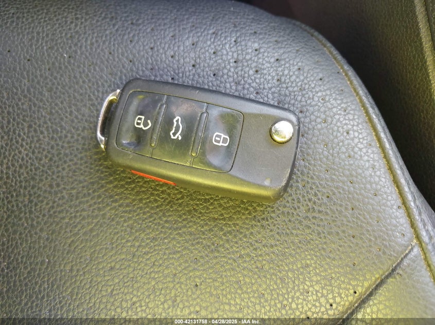 2013 VOLKSWAGEN JETTA VIN: 3VWLL7AJXDM392313