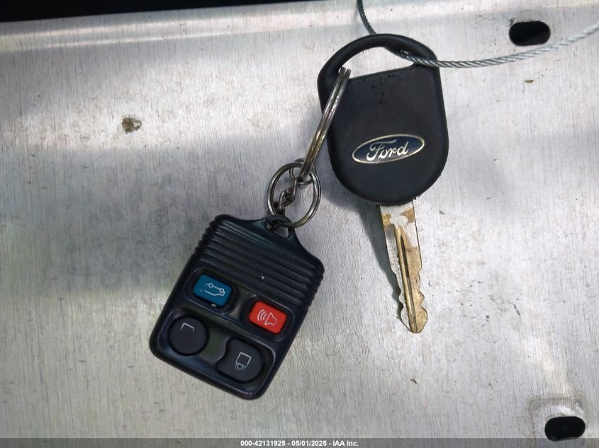 2003 Ford Expedition Xlt VIN: 1FMRU15W23LA09473 Lot: 42131925