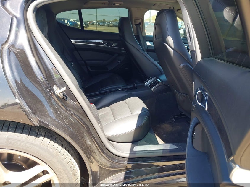 2011 PORSCHE PANAMERA VIN: WP0AB2A74BL062301