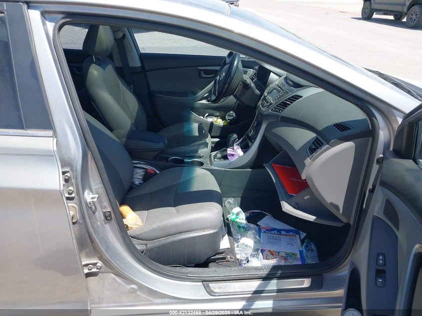 2015 HYUNDAI ELANTRA VIN: KMHDH4AH4FU382729
