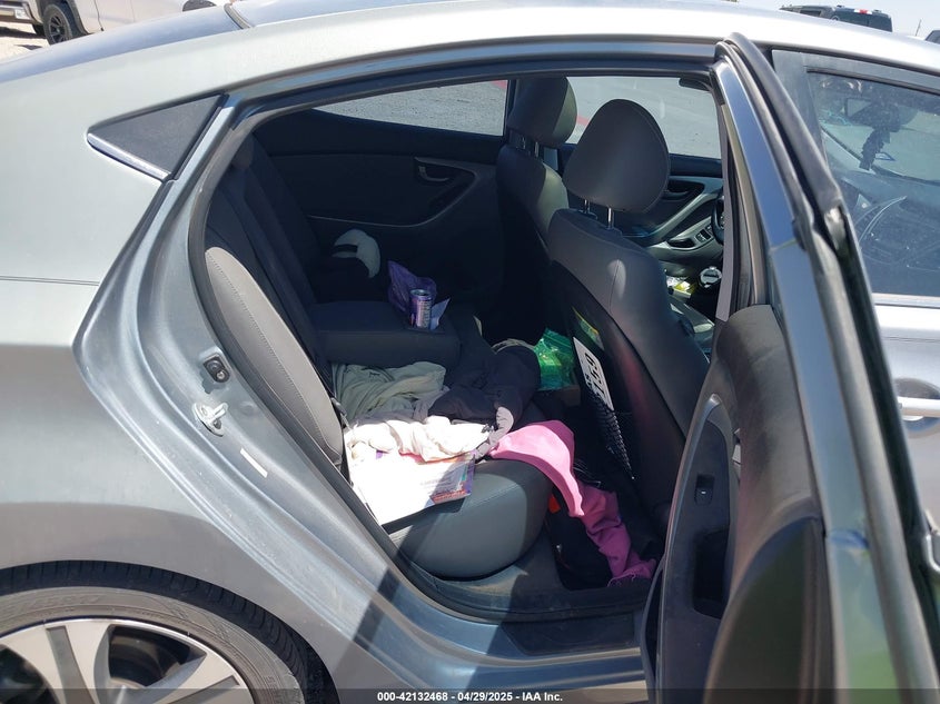 2015 HYUNDAI ELANTRA VIN: KMHDH4AH4FU382729