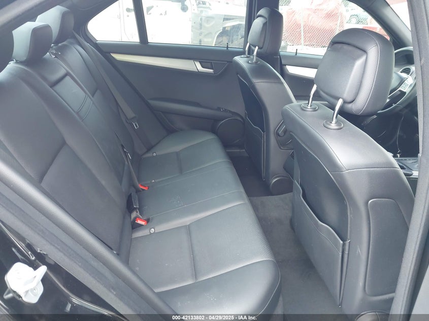 2014 MERCEDES-BENZ C 250 VIN: WDDGF4HB0EA966267